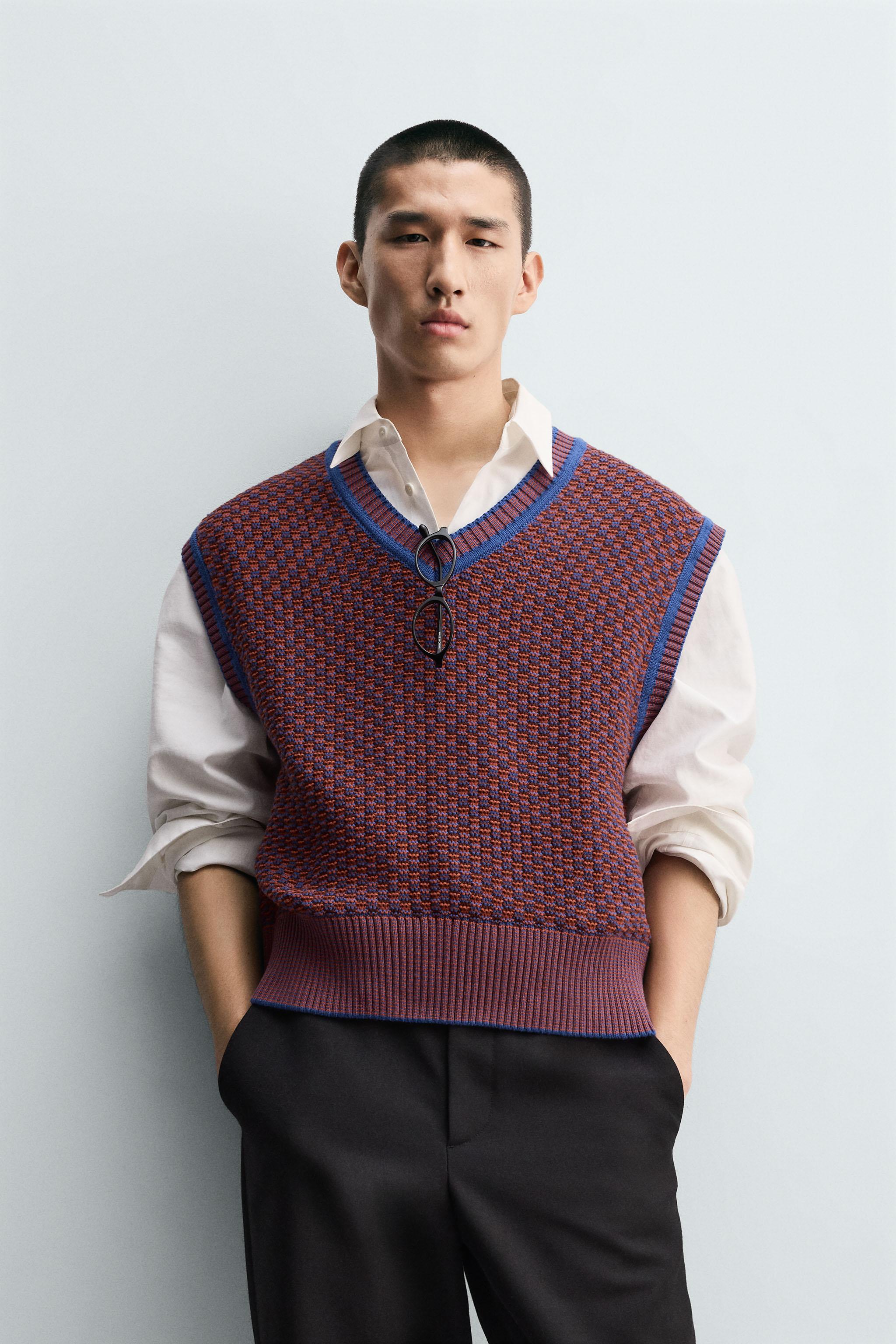 CONTRAST KNIT VEST